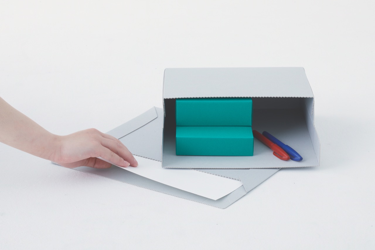 UB02 Futo : 封筒から変形する紙箱